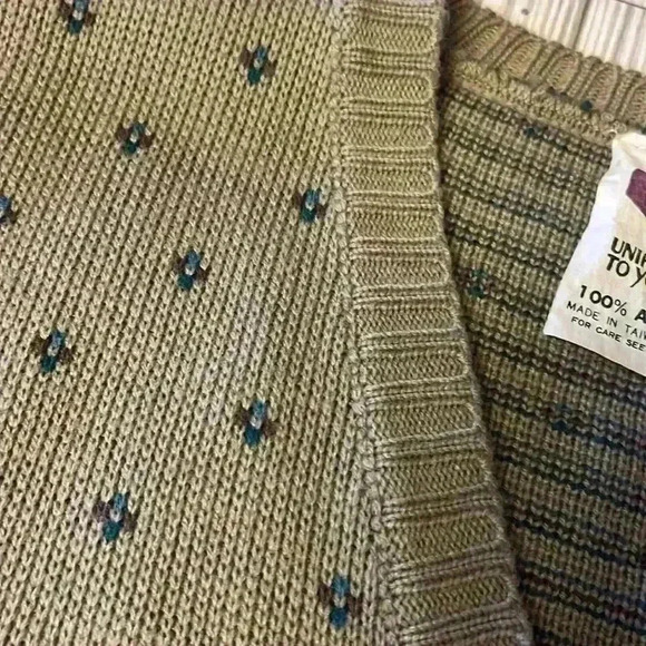 80’s  Vintage Embroidered Sweater Vest - Picture 2 of 4